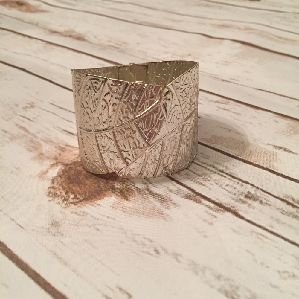 Silver leaf cuff